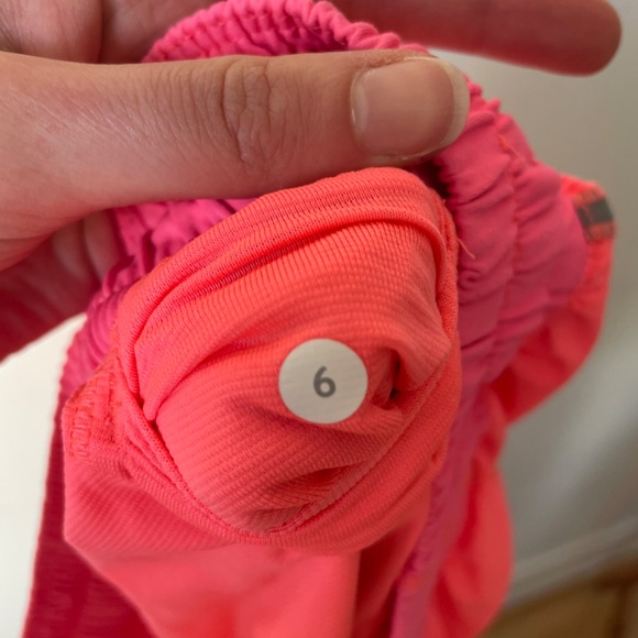 LULULEMON pink corail short - Picture 3 of 3